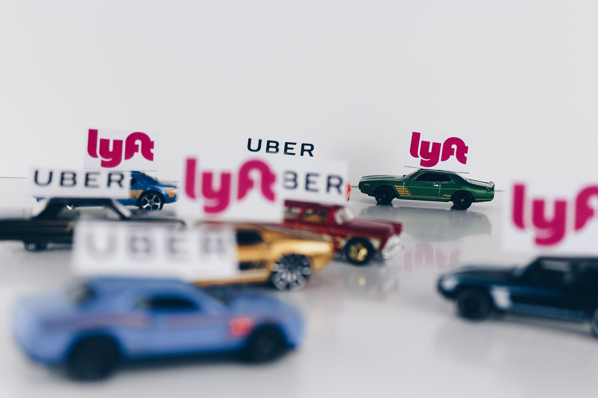 Which Is Better Uber Or Lyft New York Edition Roomi   Uber Vs Lyft NY Which Is Better 